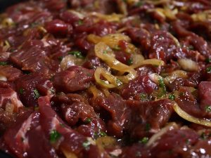 Émincés de filet de Boeuf aux oignons