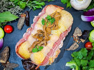 Rôti de Poulet farci aux girolles